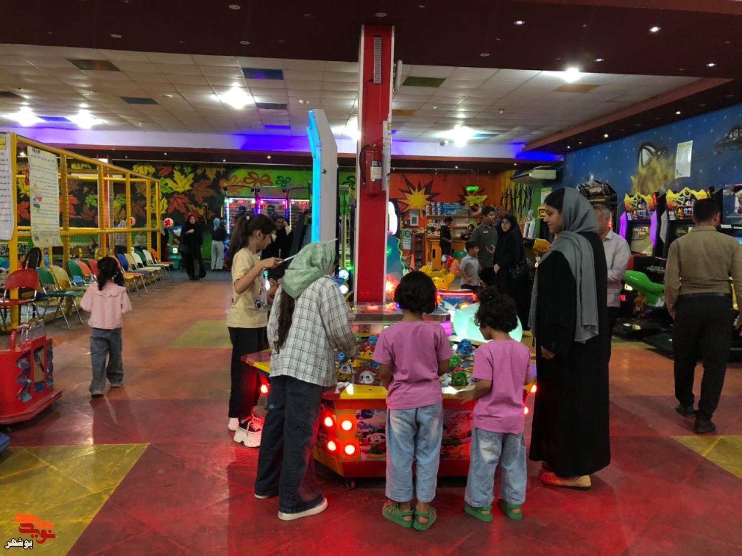 قابهایی از دورهمی پرمهر یادگاران شهدای بوشهر قابهایی از دورهمی پرمهر یادگاران شهدای بوشهر