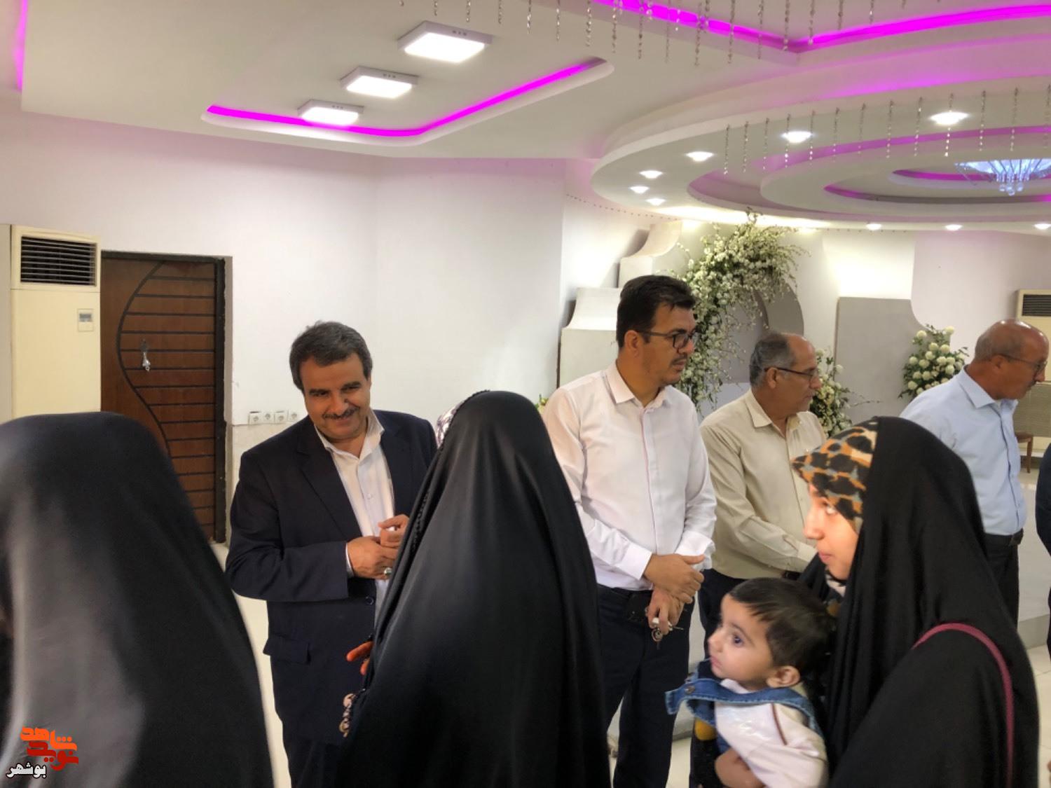 قابهایی از دورهمی پرمهر یادگاران شهدای بوشهر قابهایی از دورهمی پرمهر یادگاران شهدای بوشهر