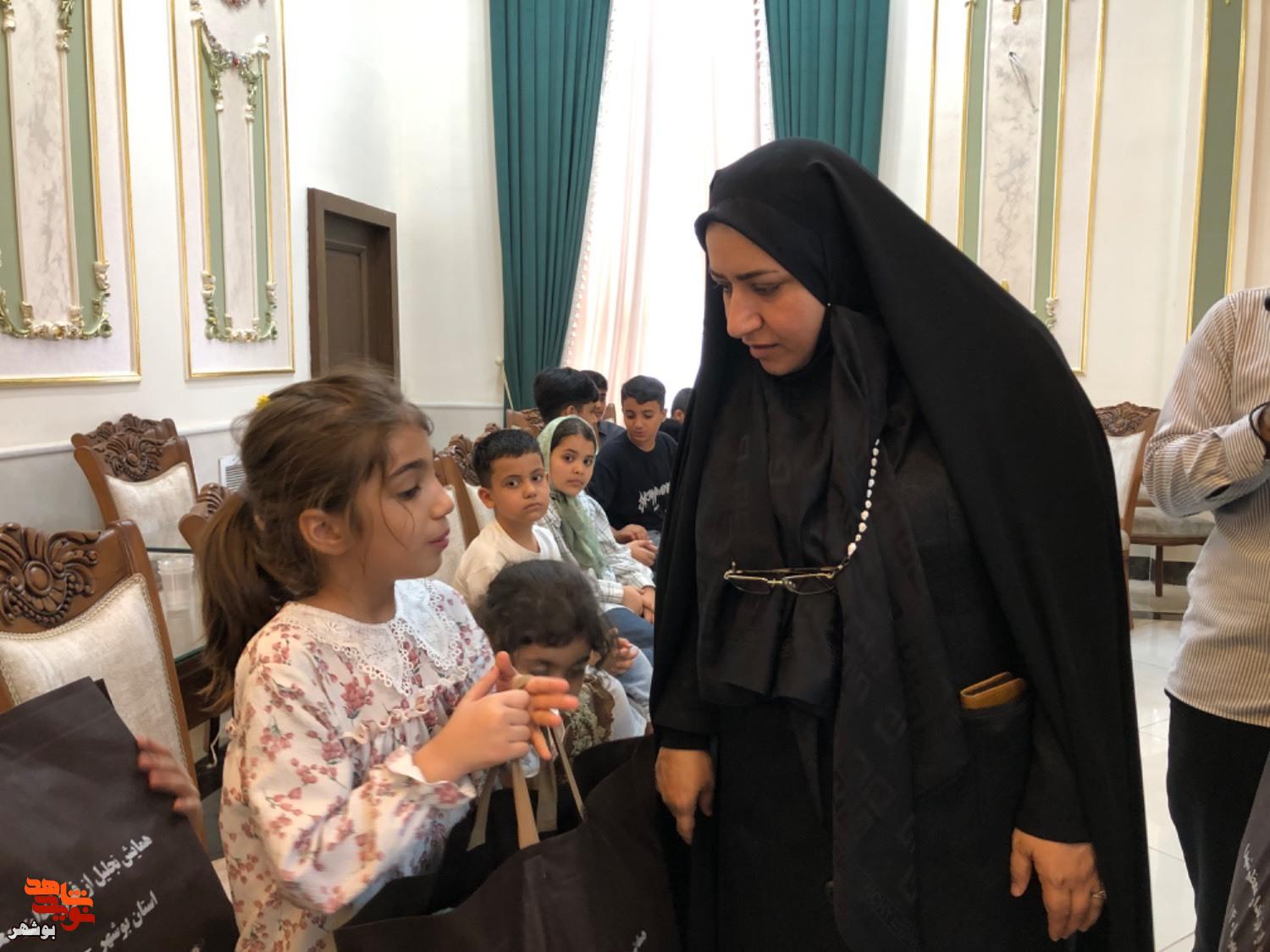قابهایی از دورهمی پرمهر یادگاران شهدای بوشهر قابهایی از دورهمی پرمهر یادگاران شهدای بوشهر