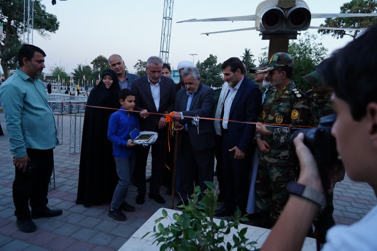 نمایشگاه «نشان انتظار ۵» در گلزار مطهر شهدای قزوین افتتاح شد نمایشگاه «نشان انتظار ۵» در گلزار مطهر شهدای قزوین افتتاح شد