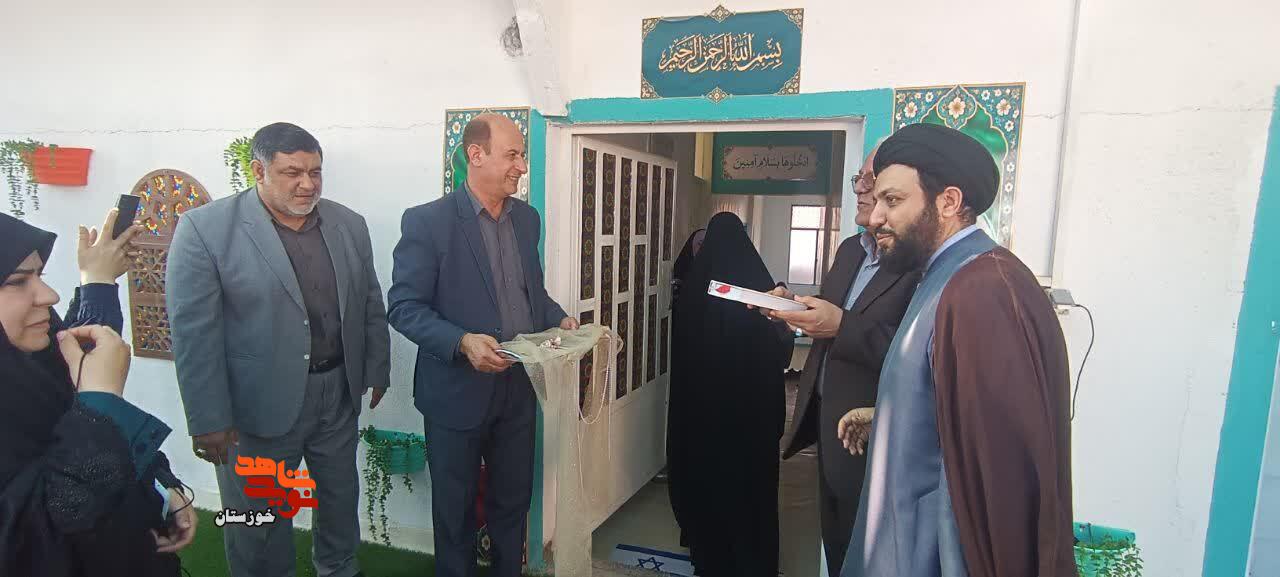 گزارش تصویری/ آیین بدرقه فرزند شهید «سعید اسماعیل وندی» از درب منزل تا مدرسه گزارش تصویری/ آیین بدرقه فرزند شهید «سعید اسماعیل وندی» از درب منزل تا مدرسه
