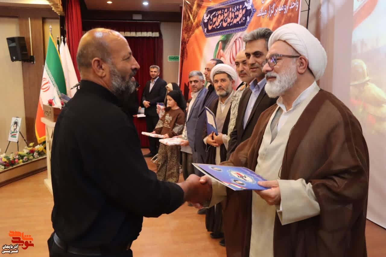 برگزاری مراسم گرامیداشت هفته دفاع مقدس در دانشگاه آزاد ارومیه