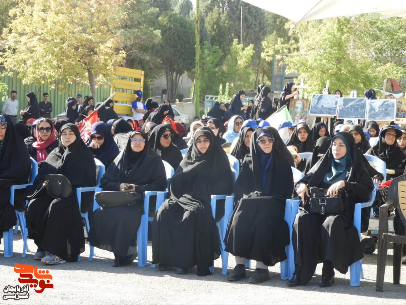 مراسم «میهمانی لاله‌ها» در گلزار شهدای ارومیه