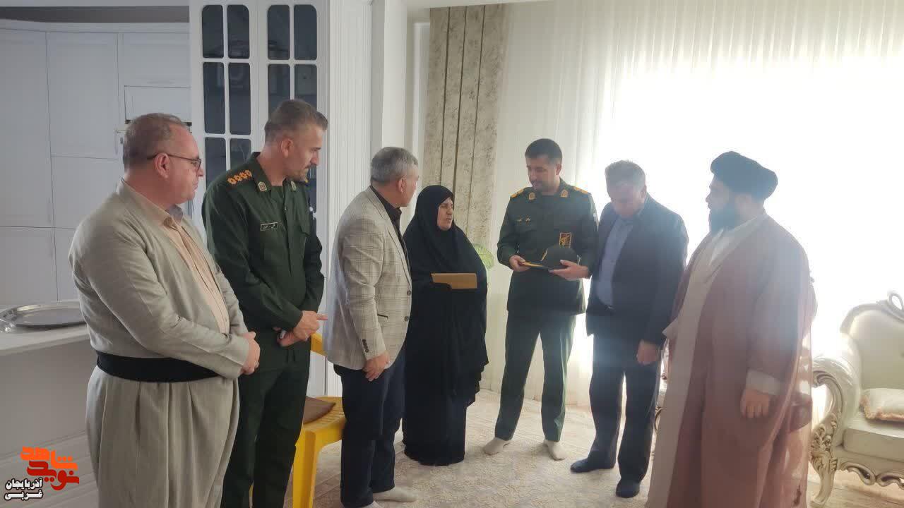 دیدار از خانواده ایثارگران دیدار از خانواده ایثارگران