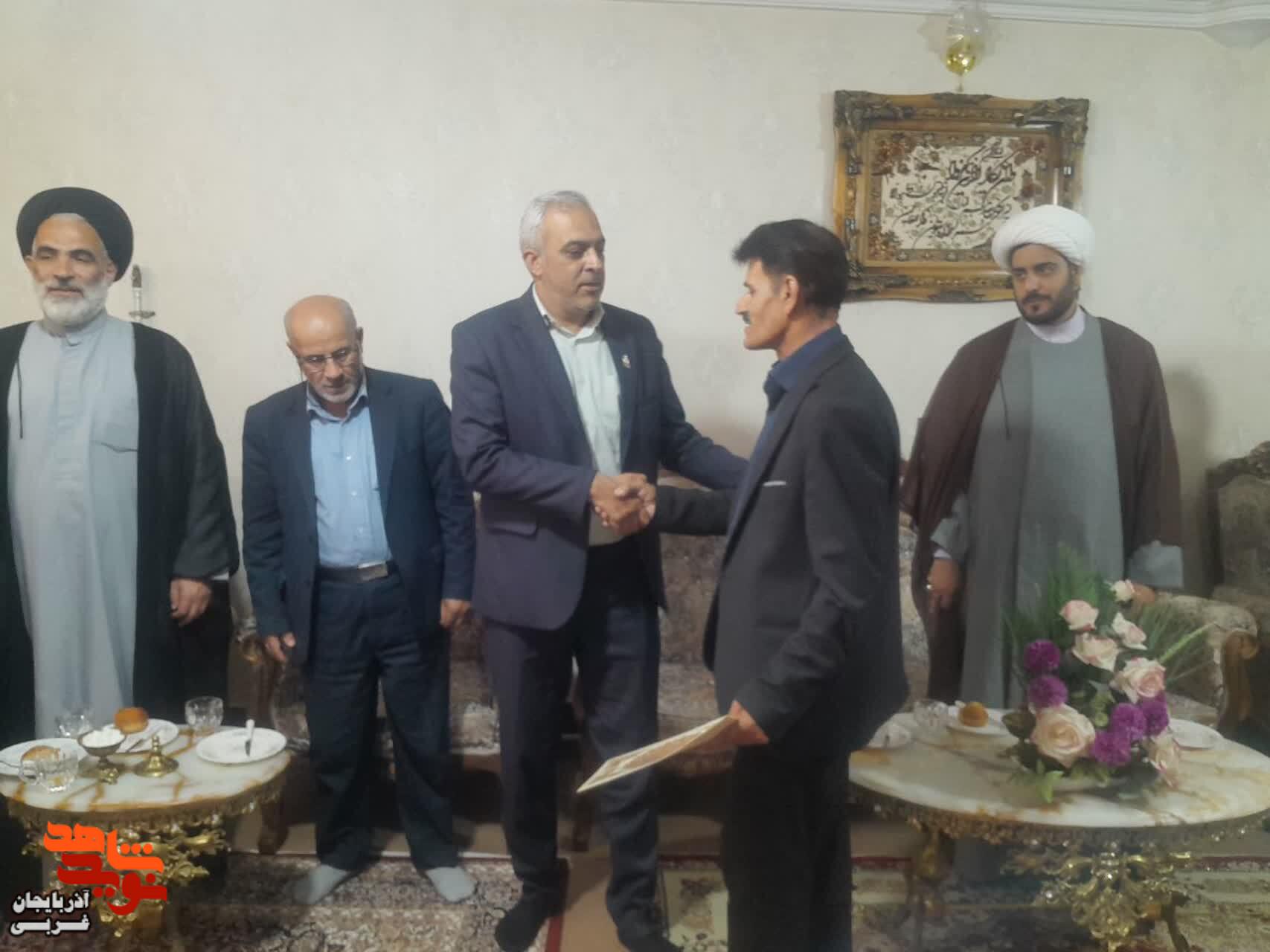 دیدار با خانواده شهدا و ایثارگران در سلماس