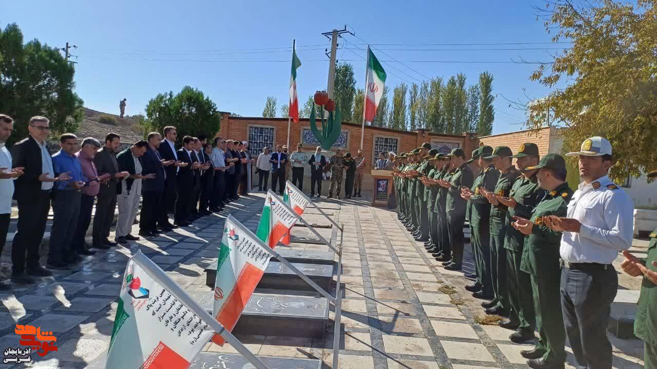 برگزاری مراسم گلباران و عطر افشانی مزار مطهر شهدای شهرستان چایپاره