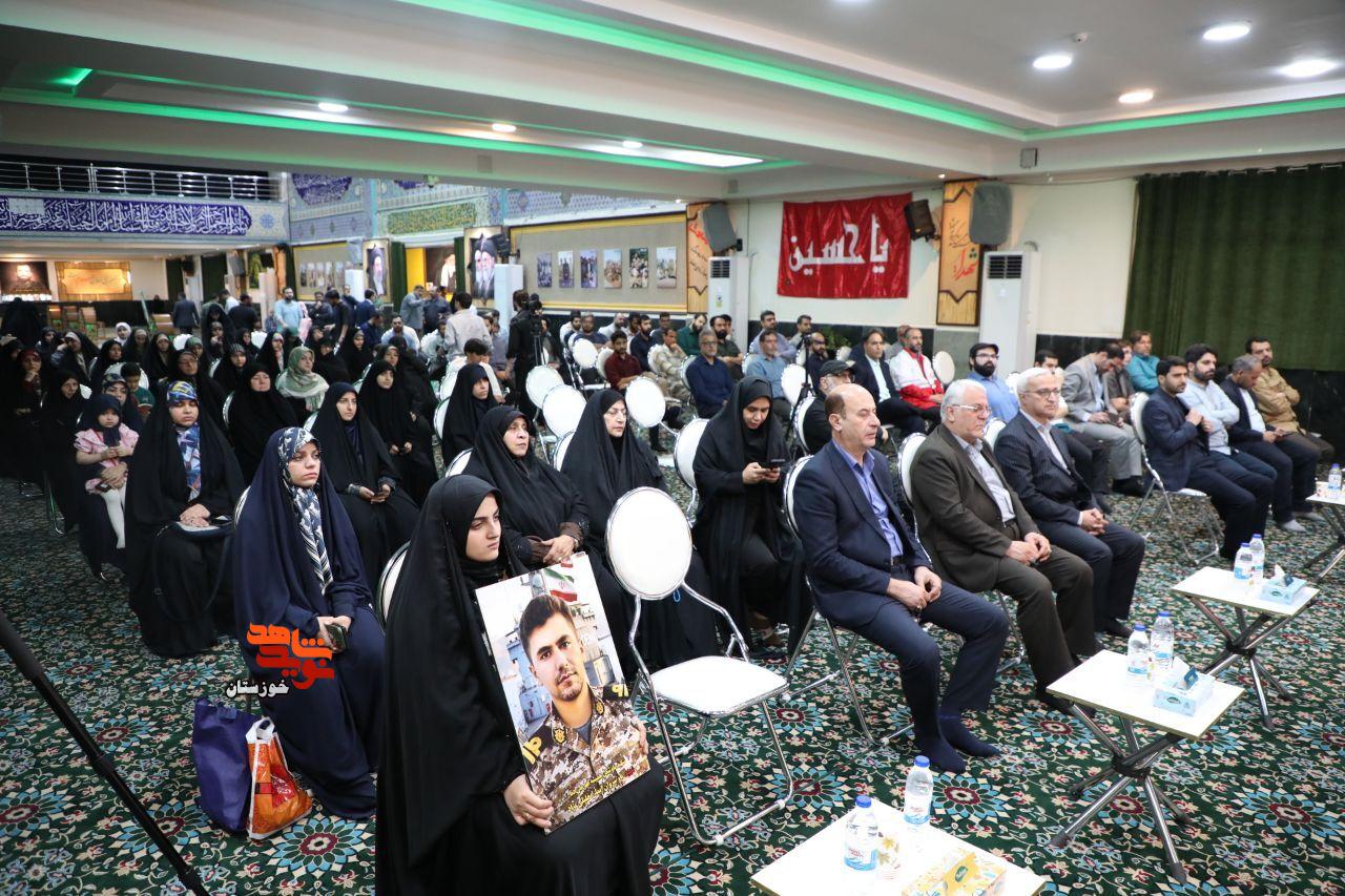 گزارش تصویری/ آیین برگزاری شب شعر «بی‌خزان» با یاد امام شهید و شهیدان راه انقلاب در اهواز