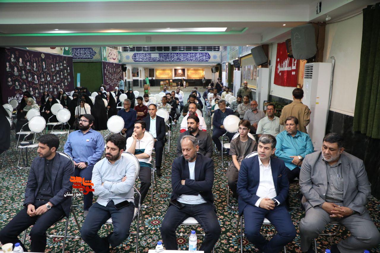 گزارش تصویری/ آیین برگزاری شب شعر «بی‌خزان» با یاد امام شهید و شهیدان راه انقلاب در اهواز