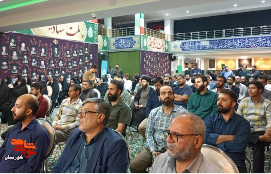 گزارش تصویری/ آیین برگزاری شب شعر «بی‌خزان» با یاد امام شهید و شهیدان راه انقلاب در اهواز