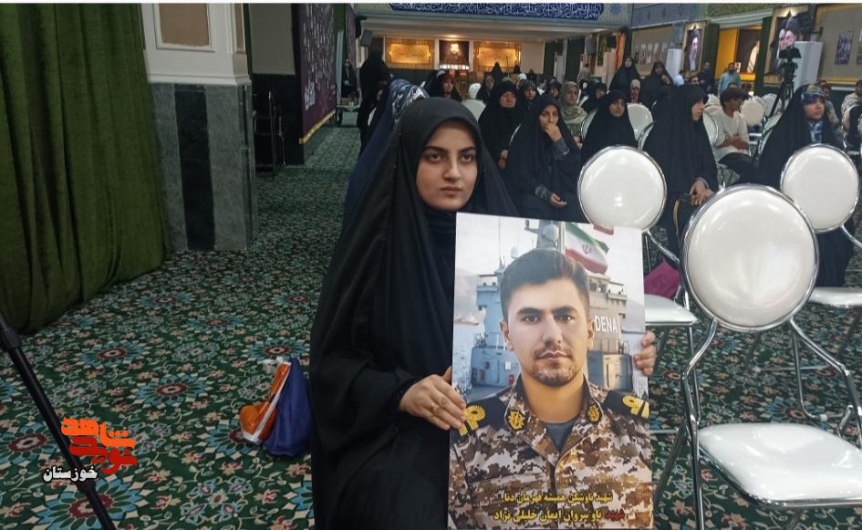 گزارش تصویری/ آیین برگزاری شب شعر «بی‌خزان» با یاد امام شهید و شهیدان راه انقلاب در اهواز