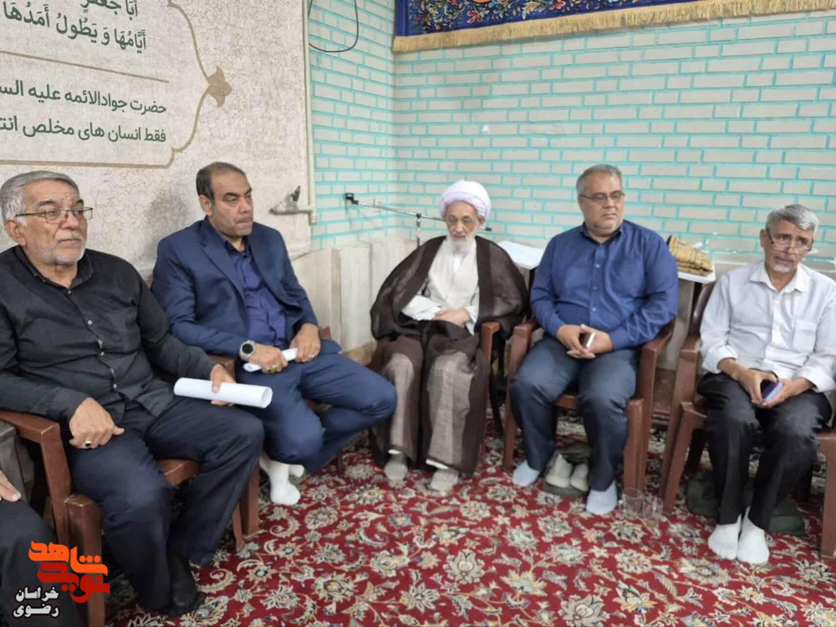بدرقه حماسی سردار جانباز شهید «حاج حسین ظریفی» تا حرم رضوی بدرقه حماسی سردار جانباز شهید «حاج حسین ظریفی» تا حرم رضوی