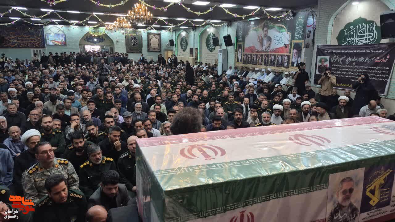 بدرقه حماسی سردار جانباز شهید «حاج حسین ظریفی» تا حرم رضوی بدرقه حماسی سردار جانباز شهید «حاج حسین ظریفی» تا حرم رضوی