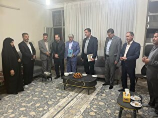 دیدار رئیس‌کل دادگستری استان ایلام با خانواده شهیده ۸ ساله «سیده مهدیس حمیدی»