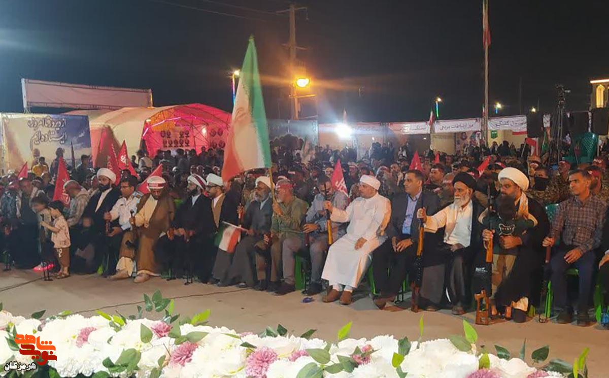 اجتماع «جانفدایان» بندرلنگه با پویش «مشتهای گرهکرده» اجتماع «جانفدایان» بندرلنگه با پویش «مشتهای گرهکرده»