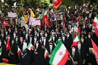 گزارش تصویری| «ایران به توان بانوان»؛ پاسداشت نقش زنان در میدان شهدای اراک