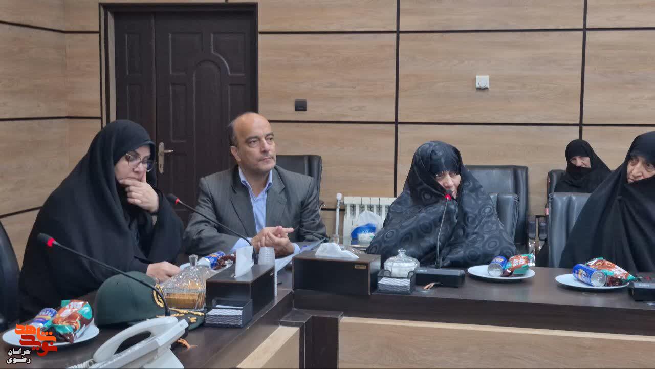 وقتی خانوادهها از فرماندهان شهید روایت میکنند؛ بازخوانی رشادتهای حماسهآفرینان دفاع مقدس وقتی خانوادهها از فرماندهان شهید روایت میکنند؛ بازخوانی رشادتهای حماسهآفرینان دفاع مقدس