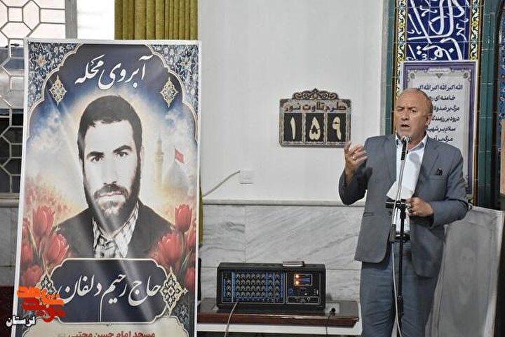 راه شهدا از مسجد آغاز شده و در مسجد ادامه دارد