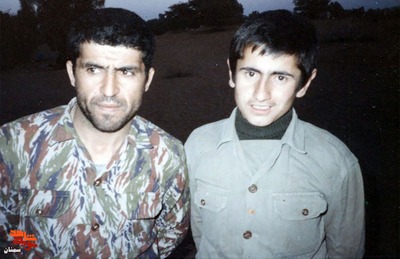نفر سمت راست شهید محمدرضا اردکانی