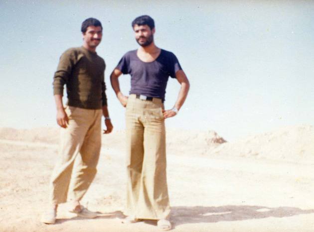 از چپ: فرمانده گروهان - آزاده بهمن رسولی