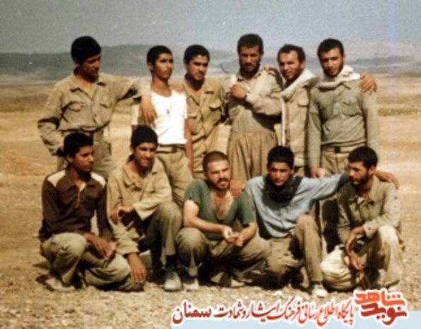 نفر اول نشسته از راست شهید سیدجعفر احمدپناه 