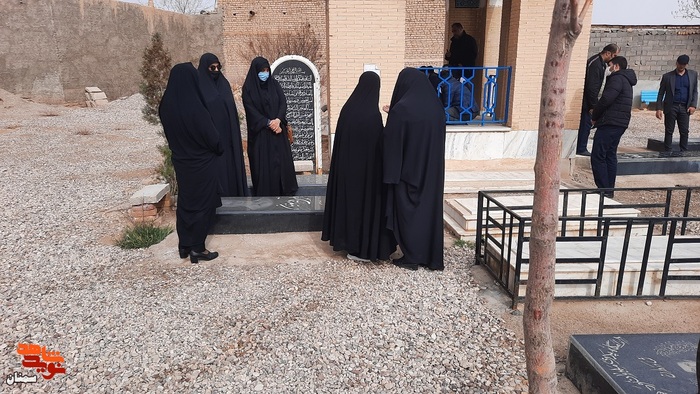 زیارت دوره‌ای قبور مطهر شهدا - پنجشنبه نوزدهم اسفندماه ۱۴۰۰ روستای محمودآباد شهرستان سمنان