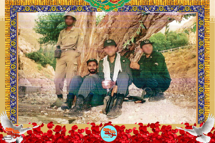 نفر دوم از چپ شهید مدافع حرم محمد طحان