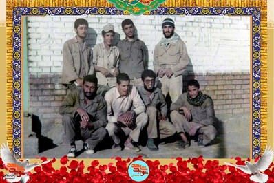 ردیف ایستاده نفر سمت راست شهید محمدرضا خدابنده‌لو