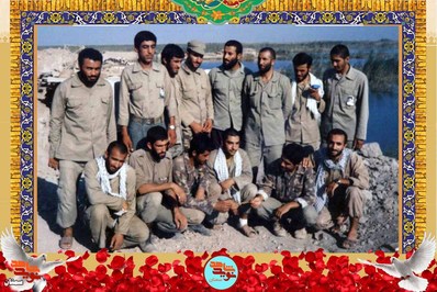 ردیف نشسته نفر سمت راست شهید محمدرضا خدابنده‌لو