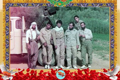 نفر سمت چپ شهید محمدرضا خدابنده‌لو