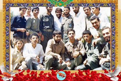 ردیف نشسته نفر سمت راست شهید محمدرضا خدابنده‌لو