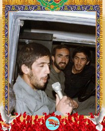 نفر وسط شهید محمدرضا خدابنده‌لو