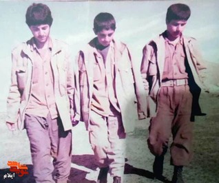 شهید «یارحسین محمدی» نفر اول سمت چپ 