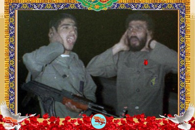 نفر سمت راست شهید غلامعلی صداقتی
