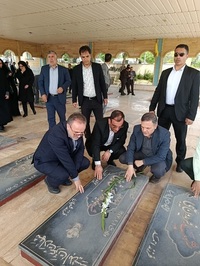 گلباران گلزار شهدای شریف آباد 