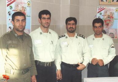 شهید«مسعود حسنی»-نفر اول سمت راست