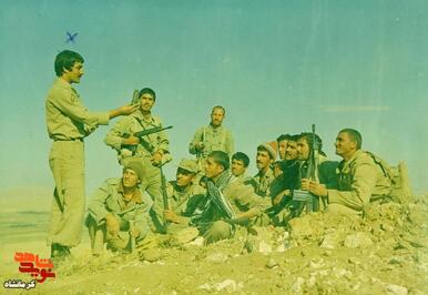 شهید«فرامرز سهرابی»، نفر اول سمت چپ