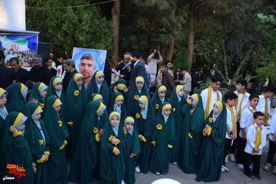 گلباران و عطرافشانی مزار شهدا- هفدهم مهرماه ۱۴۰۴ گلزار مطهر شهدای شهرستان شاهرود