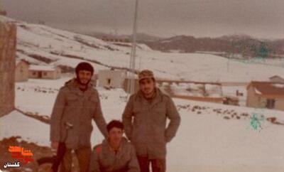 شهید «سیدمعصوم حسینی» نفر نشسته در جلو