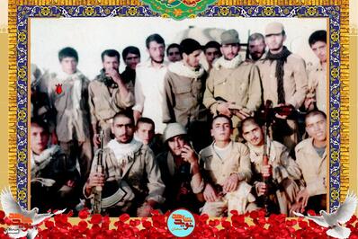 ردیف ایستاده نفر اول از چپ شهید حسین شفیع‌زاده