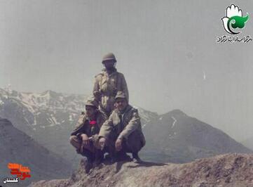 شهید «محمدابراهیم نیشابوری» نفر اول سمت چپ