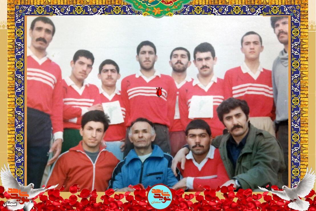 ردیف ایستاده نفر چهارم از چپ شهید داود خاکساری