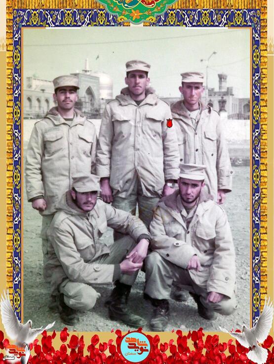 ردیف ایستاده نفر وسط شهید داود خاکساری