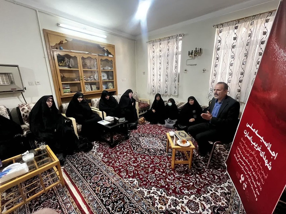 محفل انس با قرآن کریم و روایتگری شهدای غریب اسارت- هفدهم دی‌ماه ۱۴۰۴