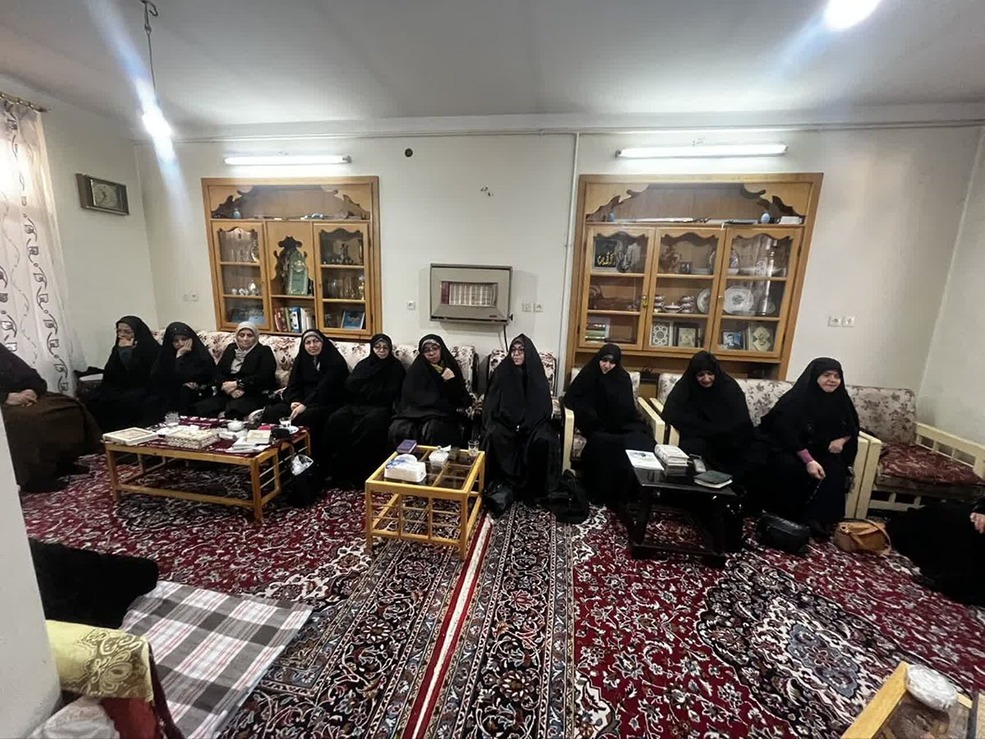 محفل انس با قرآن کریم و روایتگری شهدای غریب اسارت- هفدهم دی‌ماه ۱۴۰۴