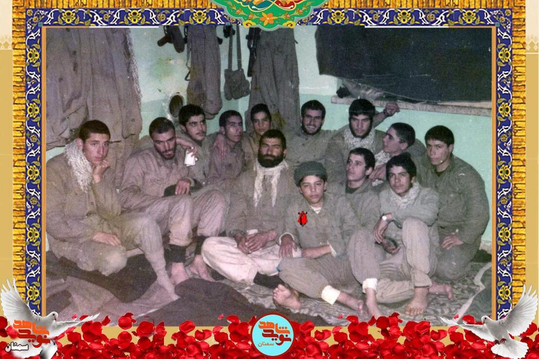 ردیف جلو نفر وسط شهید یدالله طحانیان