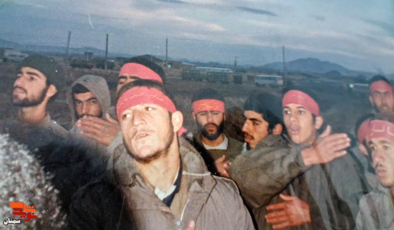 ردیف پشت نفر اول از راست معلم شهید محمود نعمتی، نفر دوم دانش‌آموز شهید سید مهدی سیادت، نفر چهارم جانباز مهدی خراسانیان، نفر پنجم جلوی تصویر جانباز ۷۰ درصد مرتضی سعدالدین- نفر اول از چپ جانباز حجت‌السلام مرتضی مطیعی(نماینده ولی فقیه و امام جمعه سمنان) نفر دوم پاسدار و بی‌سیم‌چی شهید ابوالحسن نظری، مسئول بی‌سیم‌چی گردان موسی‌بن‌جعفر(ع)