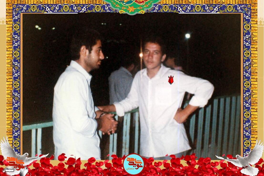 نفر سمت راست شهید حمیدرضا یدالهی