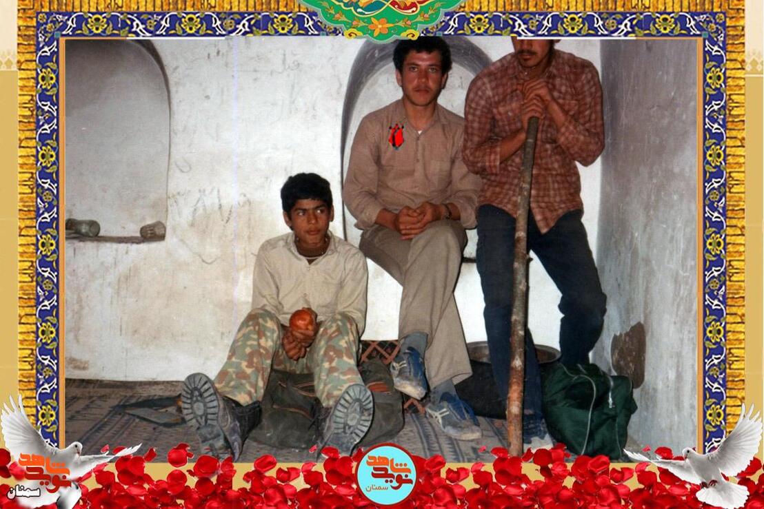 نفر وسط شهید حمیدرضا یدالهی