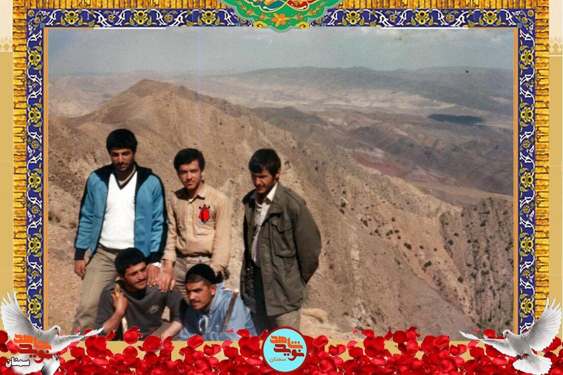 ردیف ایستاده نفر وسط شهید حمیدرضا یدالهی
