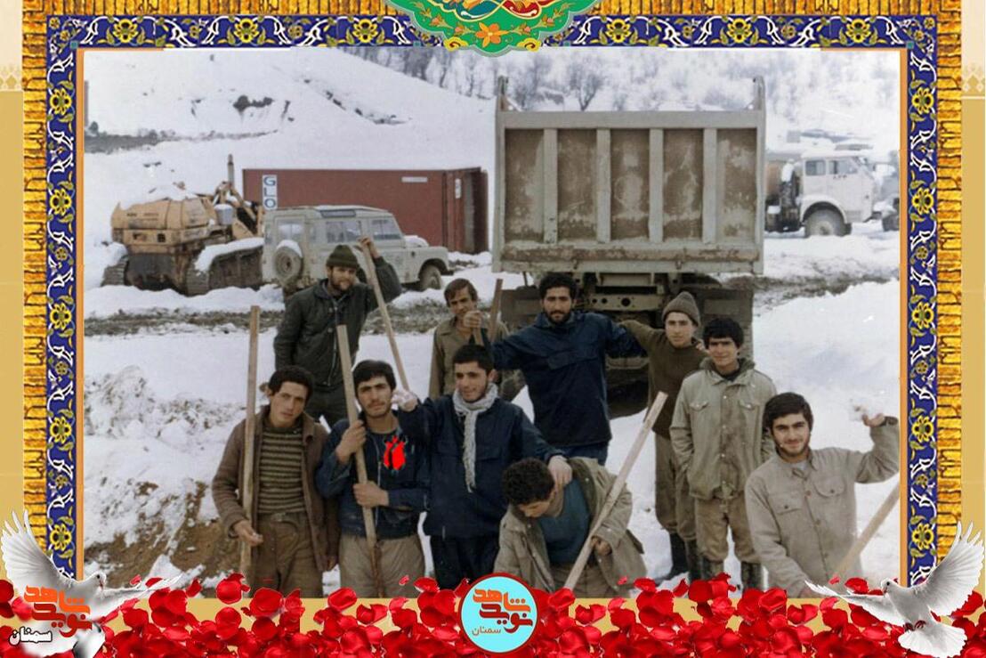 ردیف جلو نفر دوم از چپ شهید عباس صادقچه